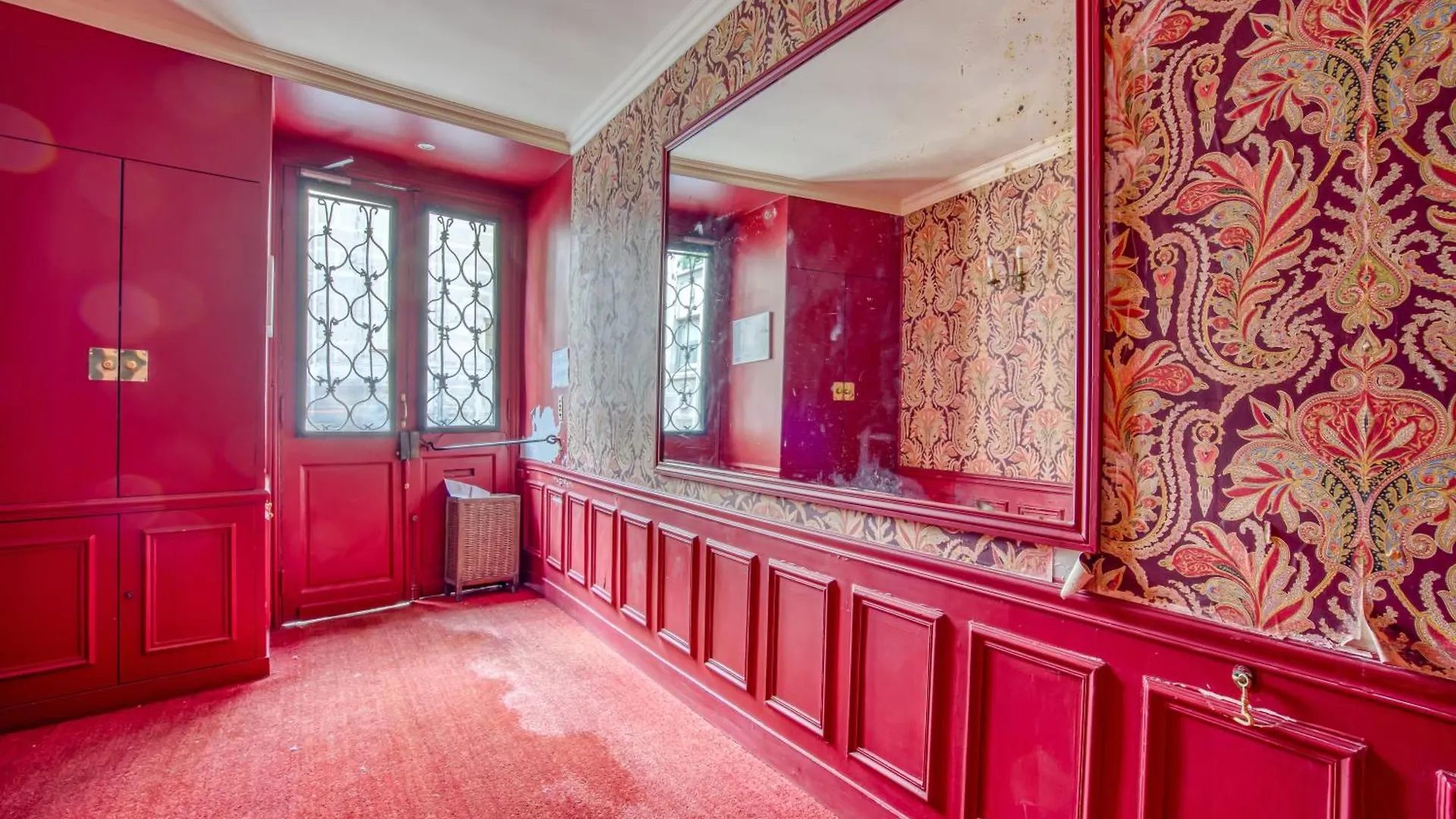 Aquino Apartment Paris